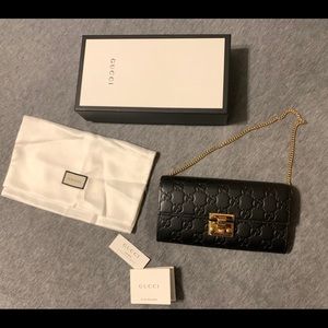 Gucci wallet on chain